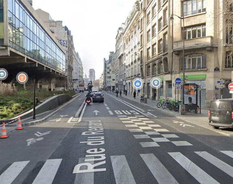 Retail in Paris for lease - Building Photo - Image 2 of 4