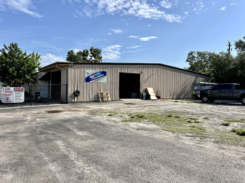 715 E 60th St Ct, Bradenton, FL for lease - Building Photo - Image 2 of 8