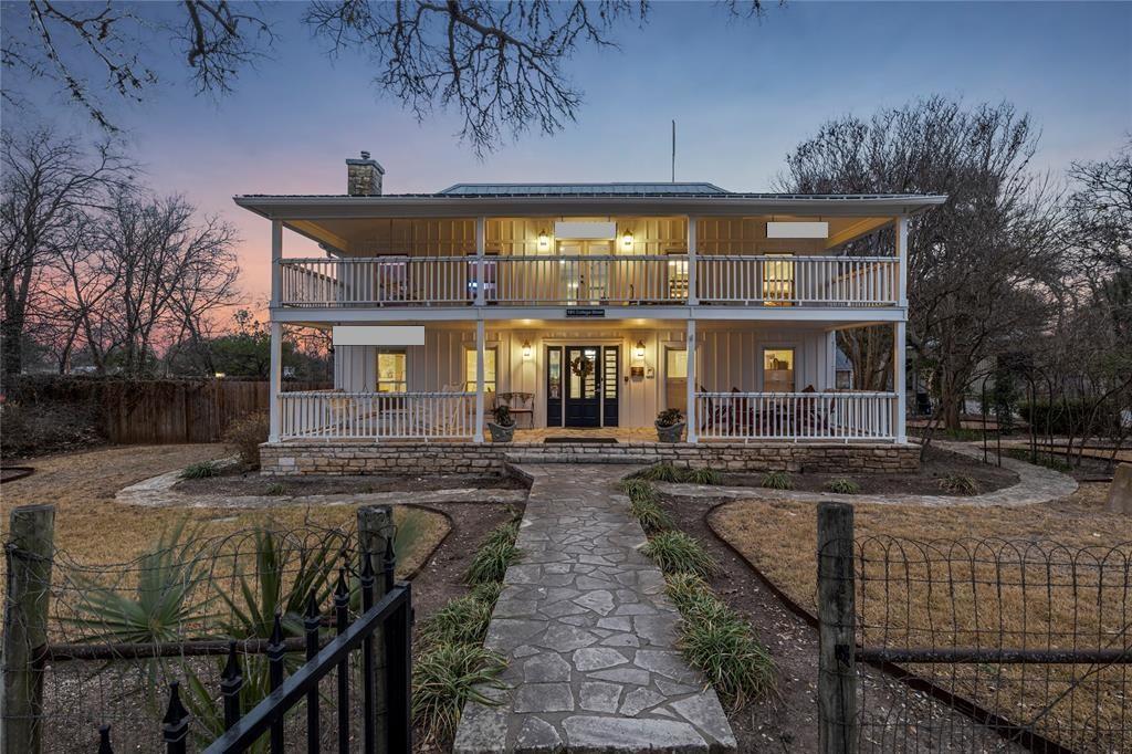 101 S College St, Dripping Springs, TX for sale Primary Photo- Image 1 of 1