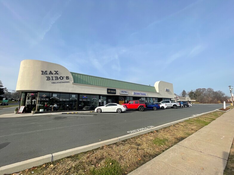 669-691 Silas Deane Hwy, Wethersfield, CT for sale - Primary Photo - Image 1 of 1