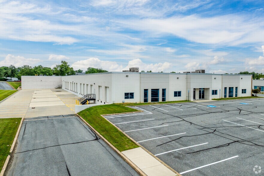 7142 Ambassador Rd, Windsor Mill, MD for lease - Building Photo - Image 2 of 5