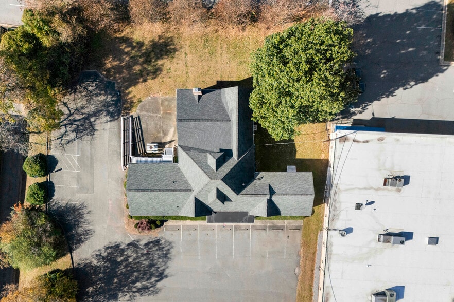 616 Cox Rd, Gastonia, NC for lease - Building Photo - Image 2 of 26