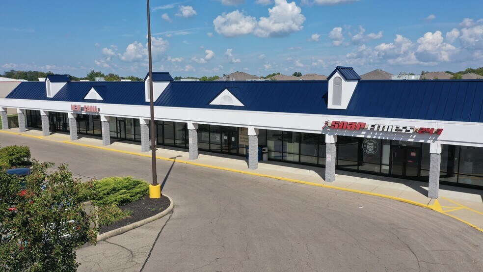 1700-1872 W Park Sq, Xenia, OH for lease - Building Photo - Image 2 of 8