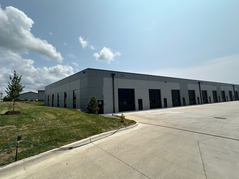 800 Interstate Pky, Waukee, IA for sale - Building Photo - Image 2 of 6