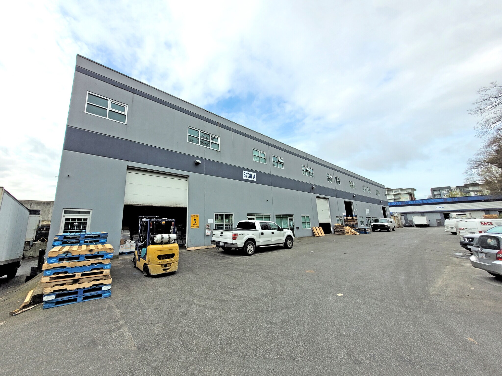 3738 Keith St, Burnaby, BC V5J 5B5