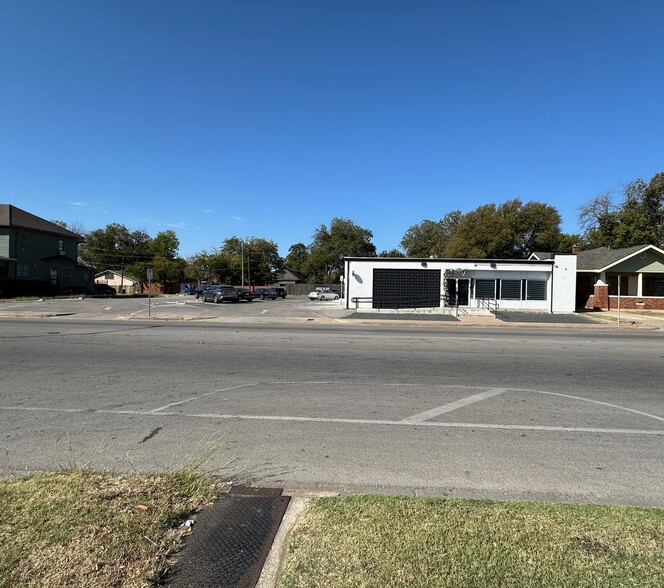 2820 Hemphill St, Fort Worth, TX for sale - Building Photo - Image 1 of 3