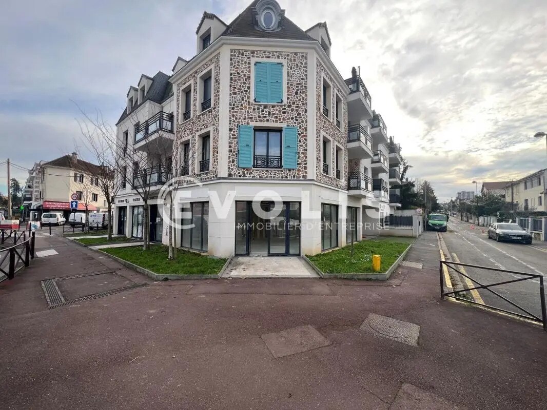 Retail in Villiers-sur-Marne for lease Building Photo- Image 1 of 8