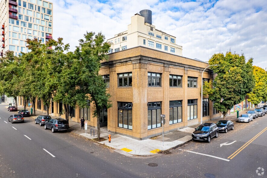 555 NW Park Ave, Portland, OR for lease - Primary Photo - Image 1 of 16