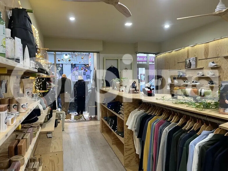 Retail in Lyon for lease - Interior Photo - Image 3 of 7