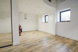 Webbers Way, Dartington for lease Interior Photo- Image 1 of 17