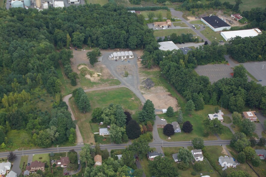 218 Shoemaker Ln, Agawam, MA for sale - Primary Photo - Image 1 of 1