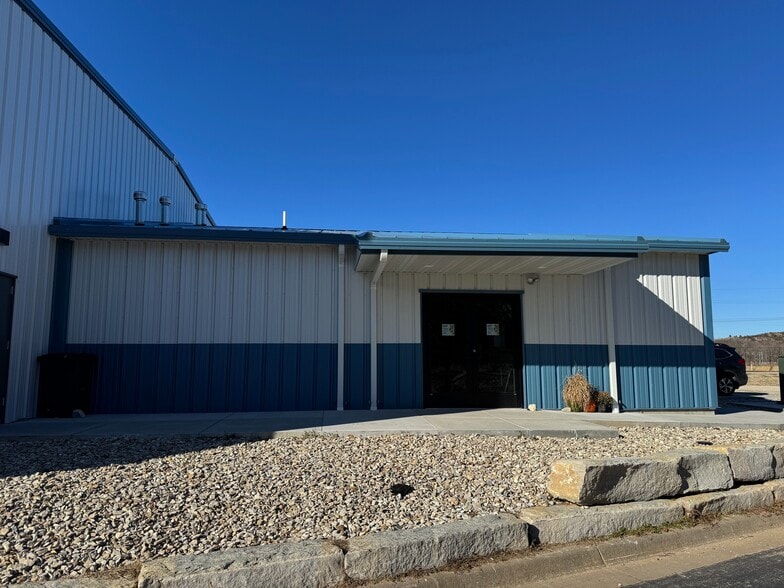 4699 Stagg Hill Rd, Manhattan, KS for sale - Building Photo - Image 3 of 3