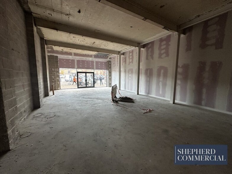 Weavers Wharf, Kidderminster for lease - Interior Photo - Image 3 of 4