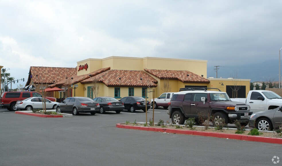 16933 Sierra Lakes Pky, Fontana, CA, 92336 Restaurant Property For