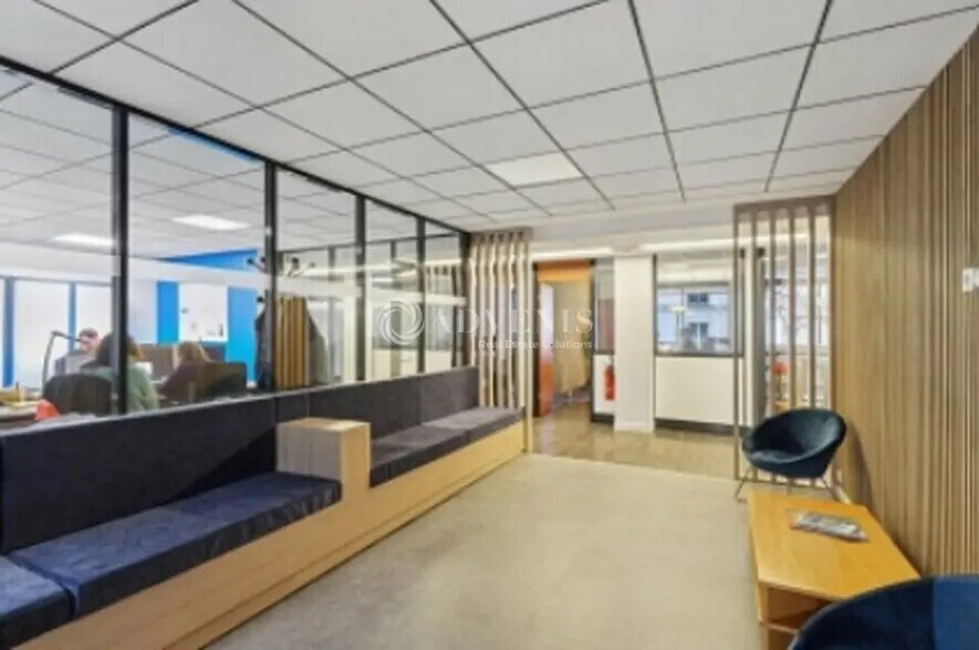 Office in Paris for lease - Interior Photo - Image 2 of 6