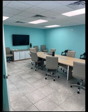 3700 W 12th Ave, Hialeah, FL for lease Interior Photo- Image 2 of 4