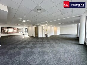 11 Avenue Des Belges, Aix-en-Provence for lease Interior Photo- Image 1 of 8