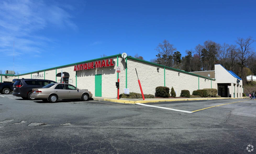2091-2105 Peters Creek Pky, Winston-Salem, NC for lease - Building Photo - Image 3 of 8