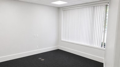 361-407 Interstate Blvd, Lakewood Ranch, FL for lease Interior Photo- Image 2 of 11