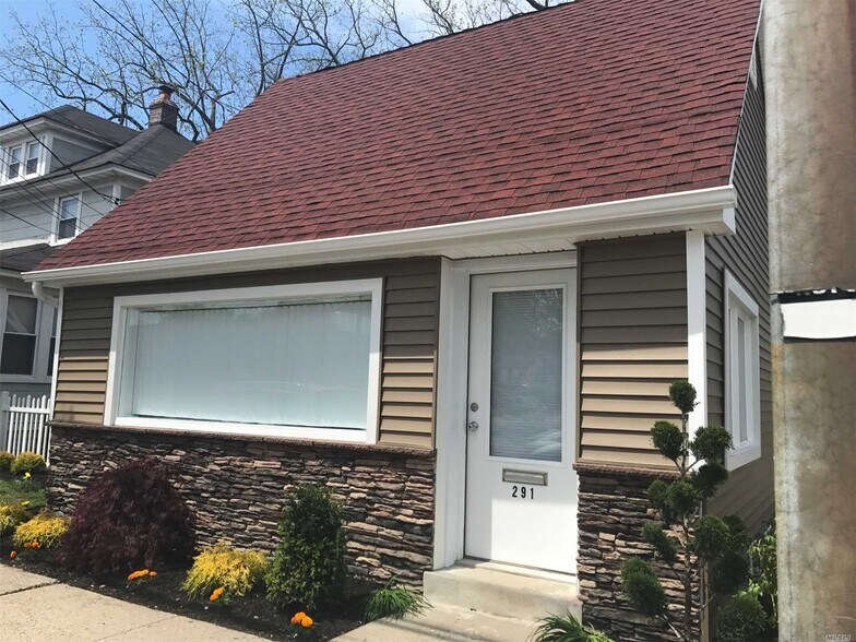 291 Conklin St, Farmingdale, NY for sale - Building Photo - Image 1 of 1
