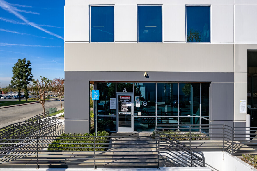 5160 Richton St, Montclair, CA for lease - Building Photo - Image 2 of 5