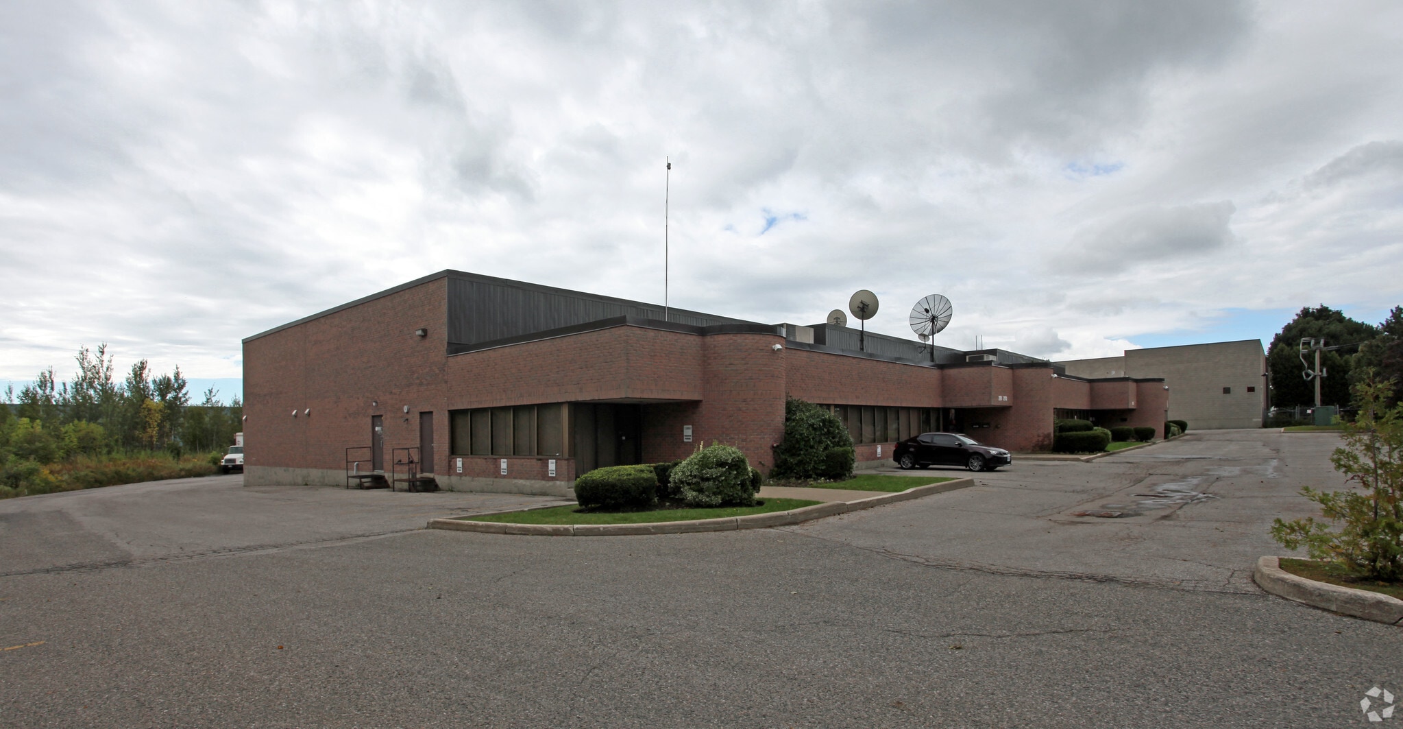291-293 Clements Rd W, Ajax, ON for lease Primary Photo- Image 1 of 3