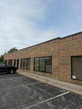 28835 N Herky Dr, Lake Bluff, IL for lease Interior Photo- Image 1 of 17