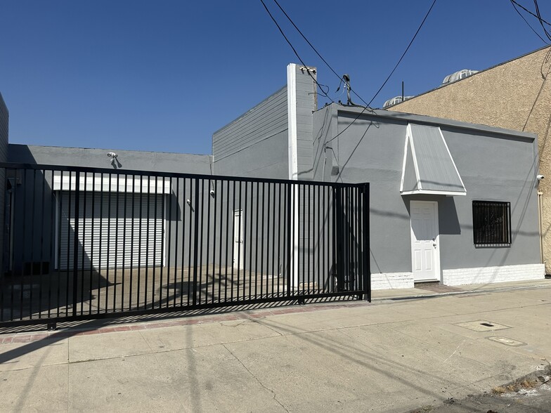 14719 Lull St, Van Nuys, CA for lease - Building Photo - Image 3 of 8