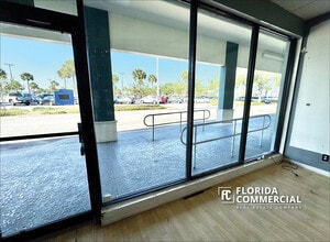 746 SW Federal Hwy, Stuart, FL for lease Interior Photo- Image 2 of 9