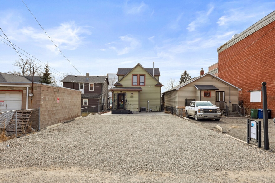 1220 10 Av SE, Calgary, AB for sale - Building Photo - Image 2 of 13