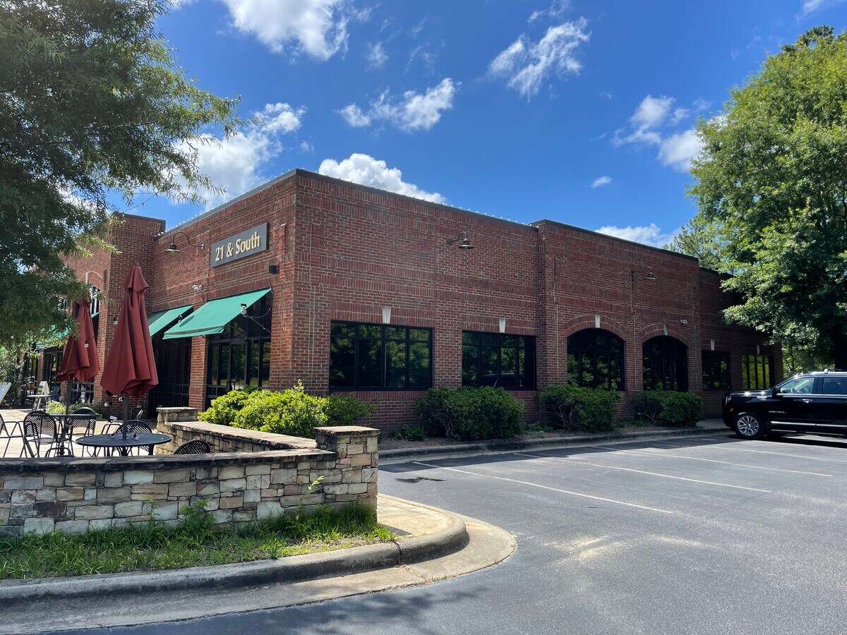 8471 Garvey Dr, Raleigh, NC 27616