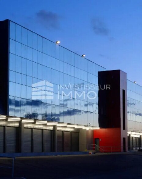 Flex in Le Blanc-Mesnil for lease - Building Photo - Image 3 of 4