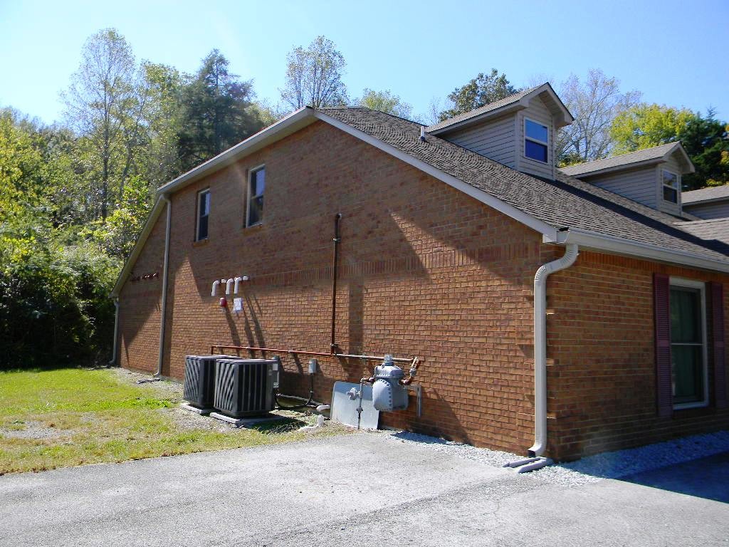 2215 S Roane St, Harriman, TN for sale Building Photo- Image 1 of 1