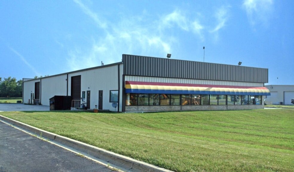 9120 Trinity Dr, Lake In The Hills, IL for sale - Building Photo - Image 2 of 19