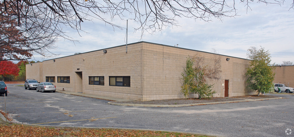 1401 Lincoln Ave, Holbrook, NY for sale - Building Photo - Image 1 of 24