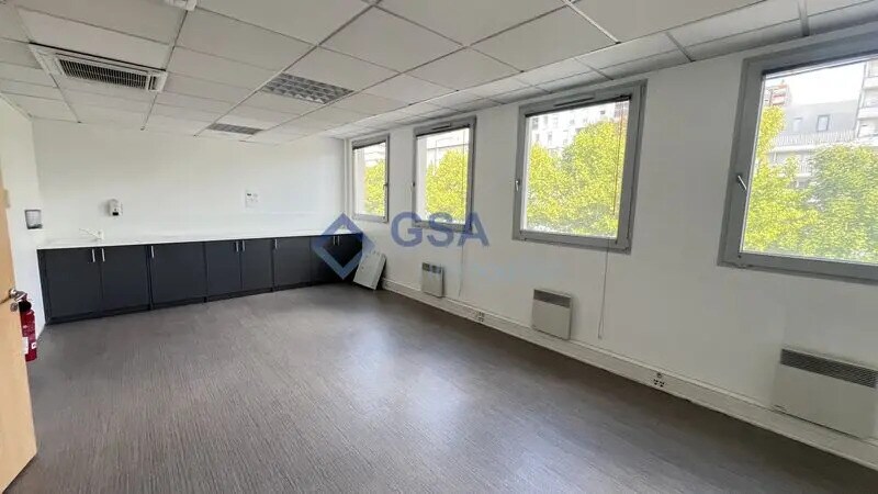 Office in Évry-Courcouronnes for lease - Interior Photo - Image 2 of 5