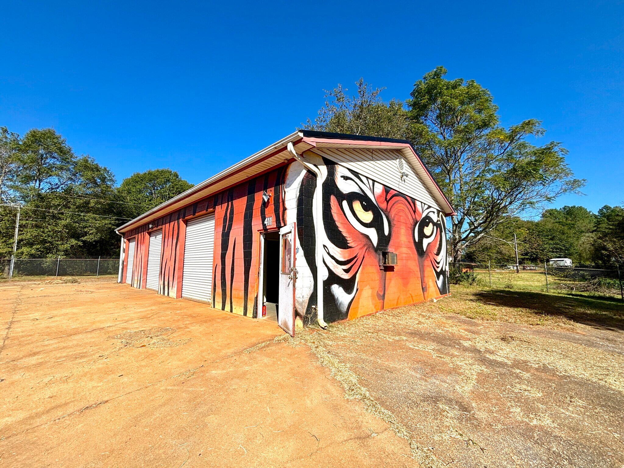 411 Bickford Cir, Anderson, SC for sale Primary Photo- Image 1 of 1