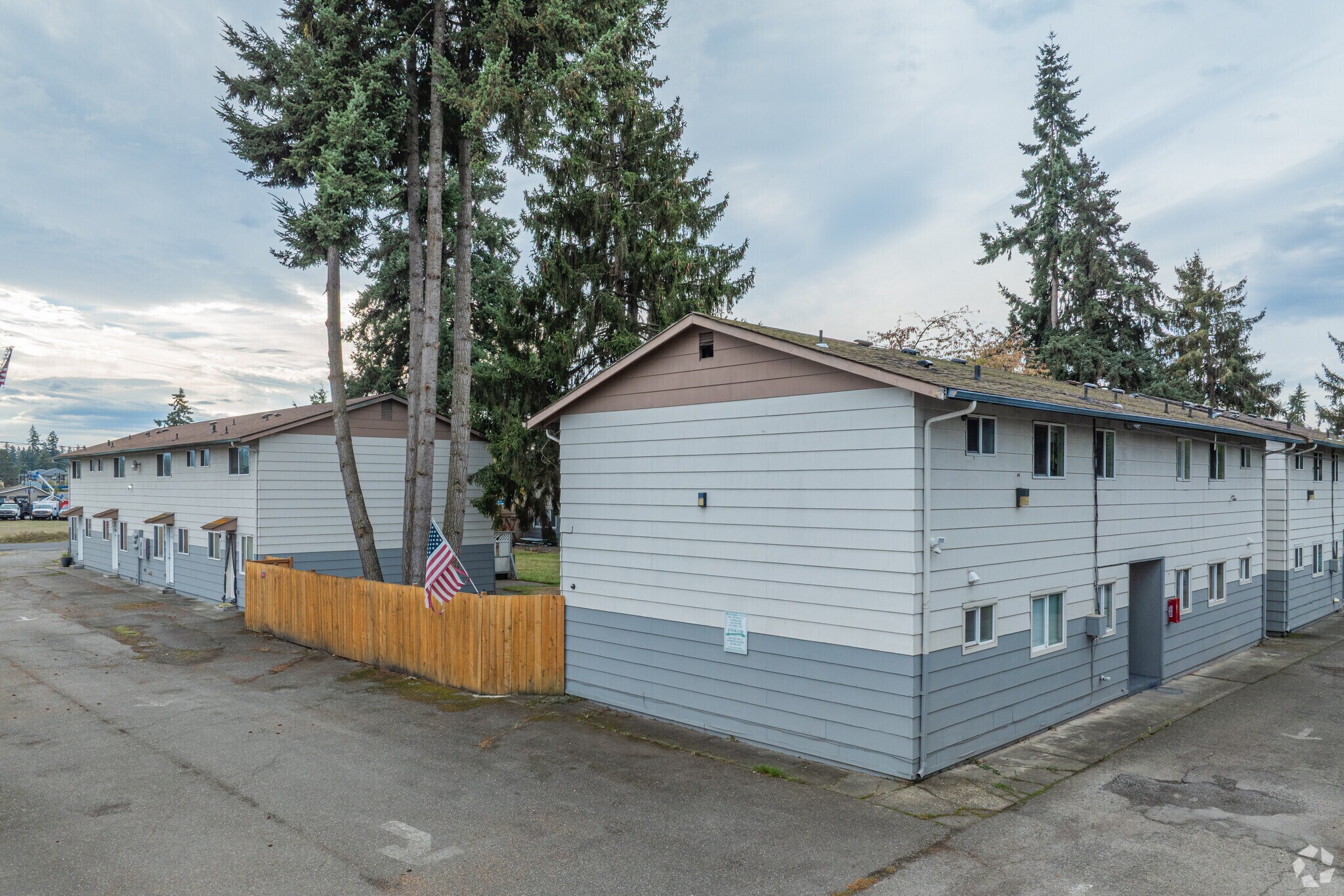 403 Field Rd E, Spanaway, WA for sale Primary Photo- Image 1 of 1