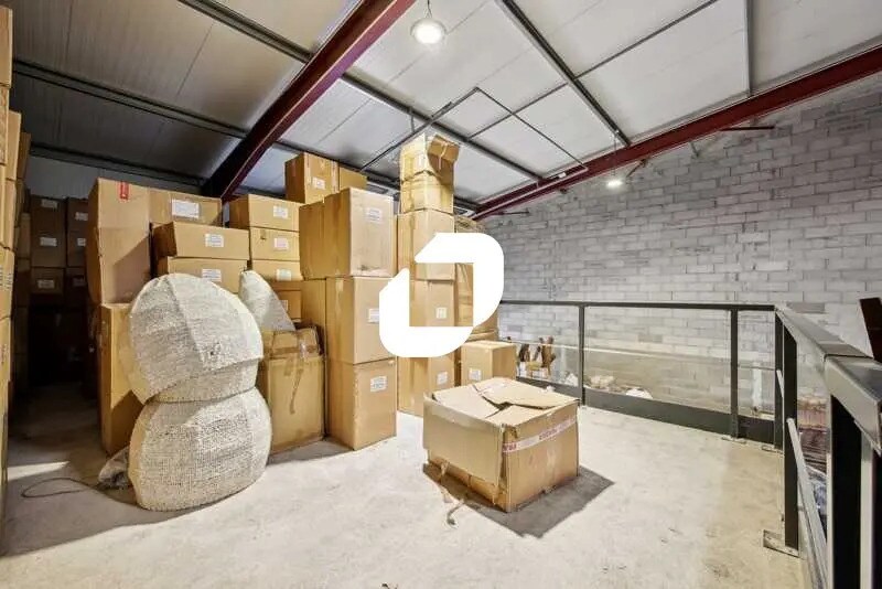 Office in Limours for lease - Interior Photo - Image 3 of 14