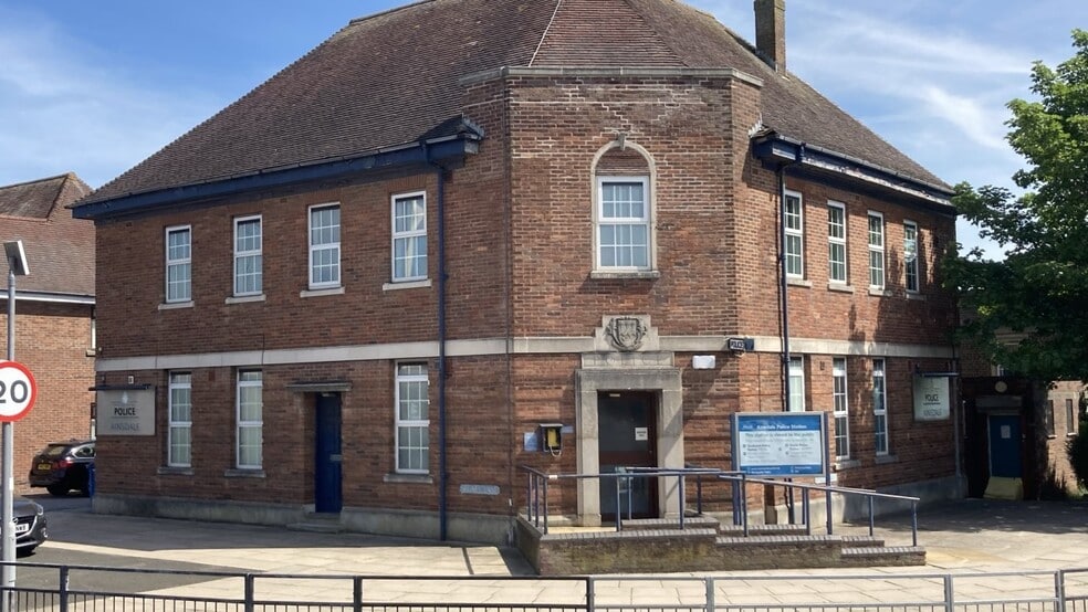 2-4 Segars Ln, Southport for sale - Primary Photo - Image 1 of 1