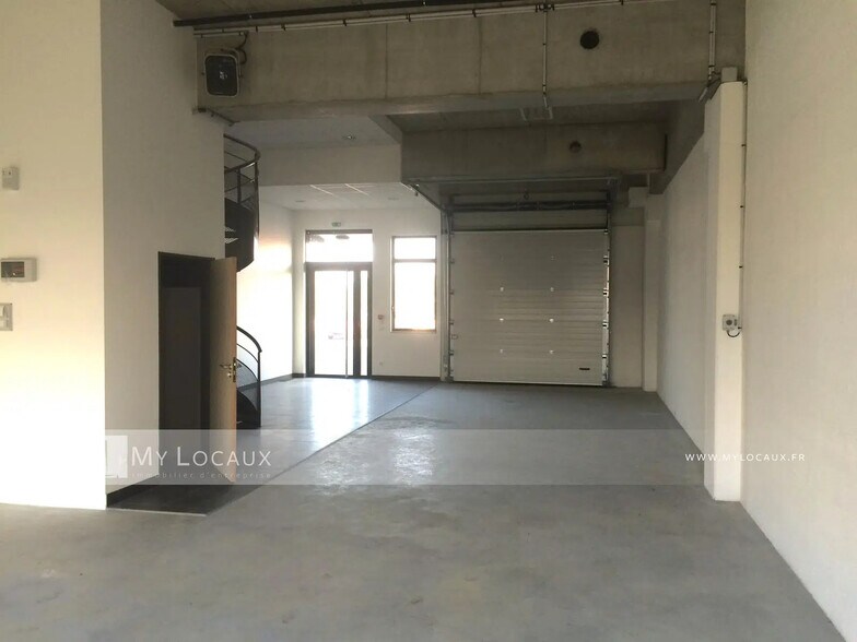 3 Route De La Révolte, Saint-Denis for lease - Building Photo - Image 2 of 15