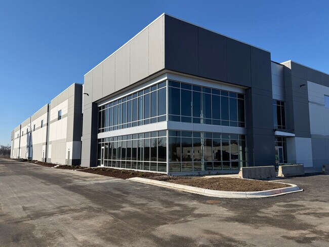 More details for 10000 S Ridgeview Dr, Oak Creek, WI - Industrial for Lease