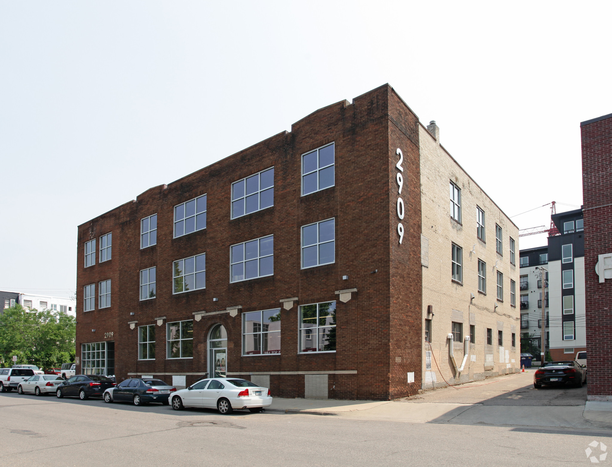 2909 Bryant Ave S, Minneapolis, MN for lease Building Photo- Image 1 of 3