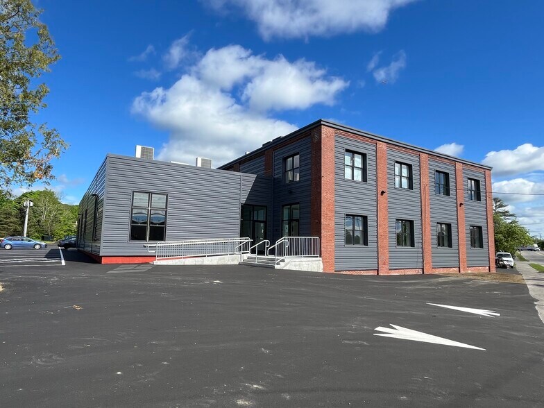 160 Presumpscot St, Portland, ME for lease - Building Photo - Image 1 of 8