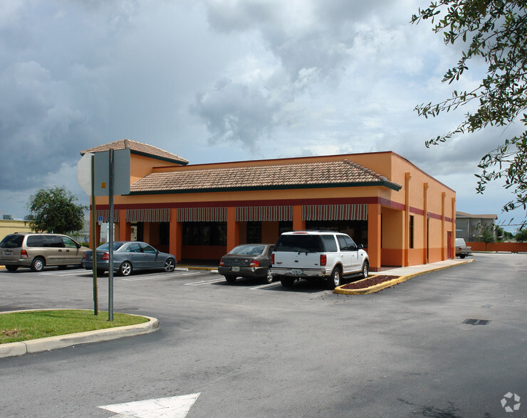 17721 NW 27th Ave, Miami Gardens, FL for lease - Primary Photo - Image 1 of 32