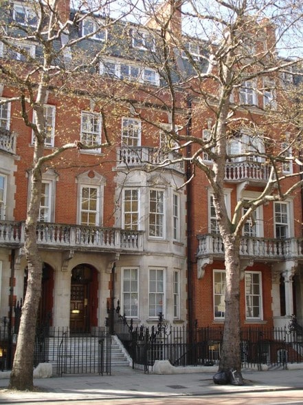 146 Buckingham Palace Rd, London for lease - Building Photo - Image 3 of 6