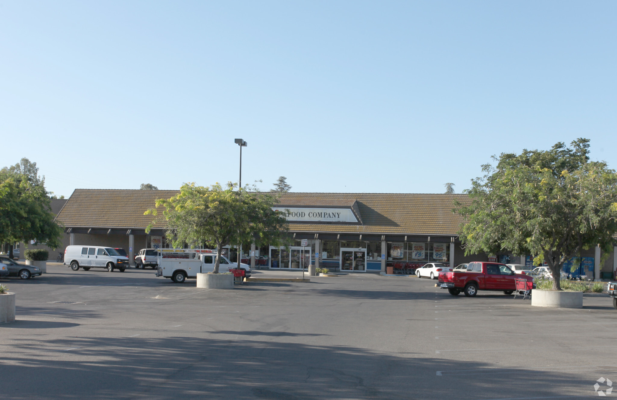 110 S 11th Ave, Hanford, CA for lease Primary Photo- Image 1 of 6