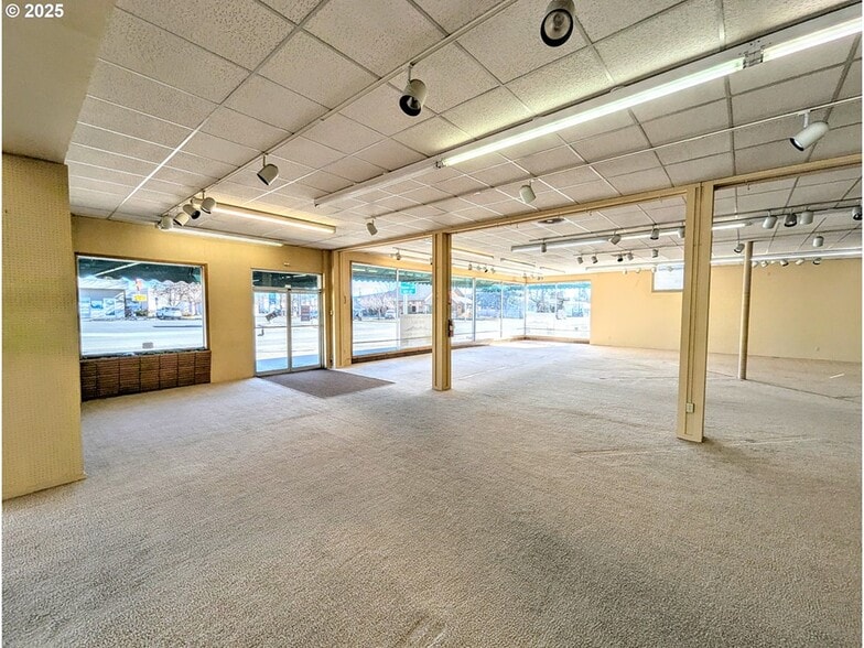 1520 Adams Ave, La Grande, OR for sale - Building Photo - Image 2 of 16