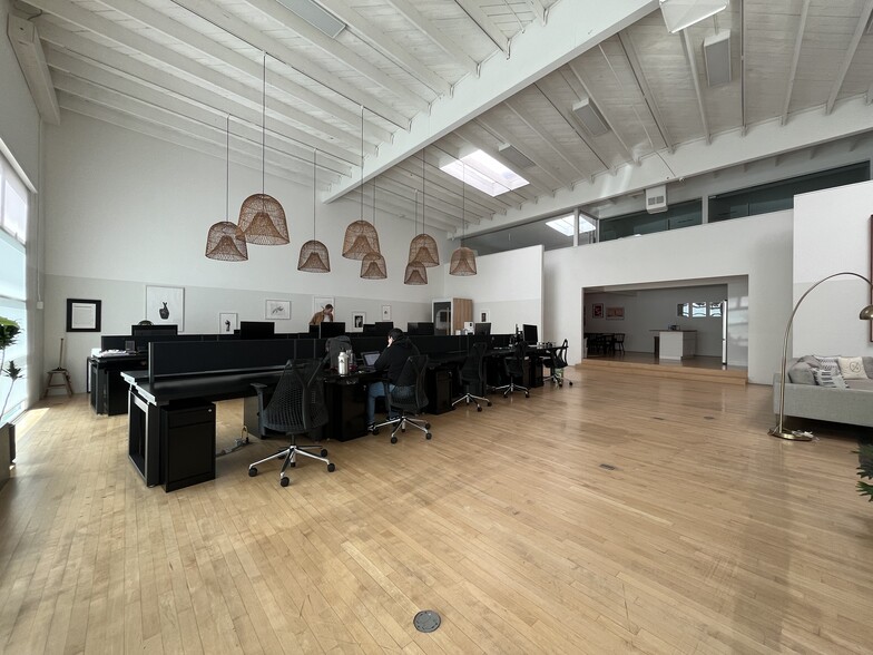 553-555 Rose Ave, Venice, CA for lease - Interior Photo - Image 1 of 14