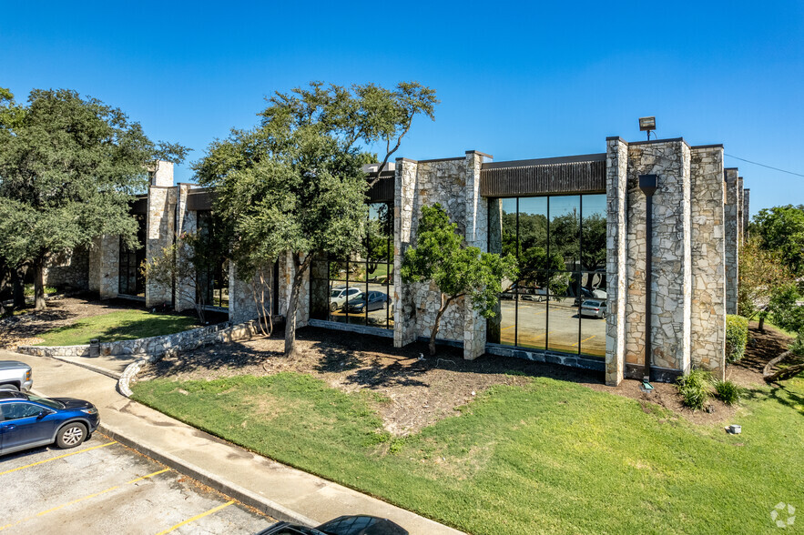 7400 Blanco Rd, San Antonio, TX for lease - Building Photo - Image 1 of 4